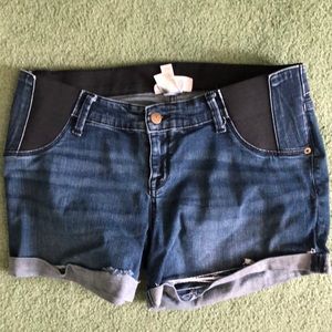 Maternity shorts
